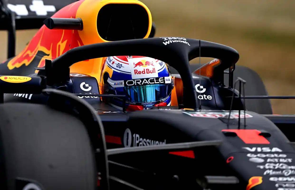 梅赛德斯险胜红牛二队，皮亚斯特里扛起全队