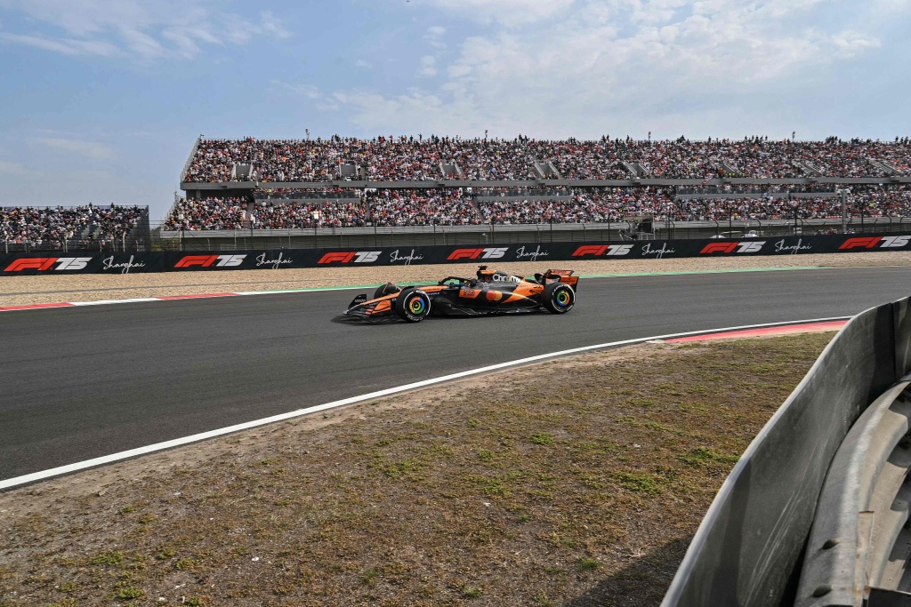 迈凯伦碾压雷诺车队，皮亚斯特里点燃赛场