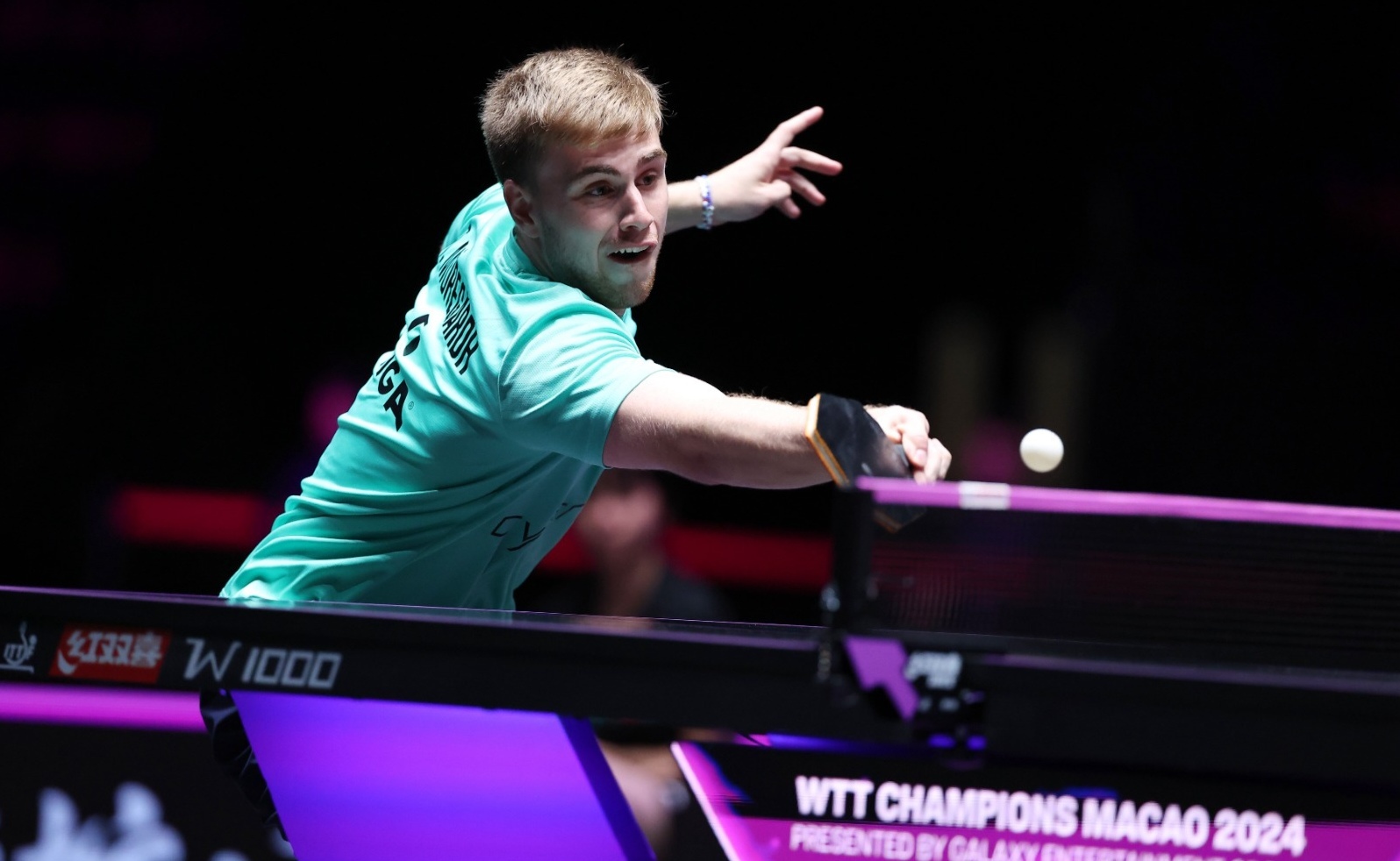 奥地利队险胜德国队,林高远点燃赛场 奥地利队险胜德国队,林高远点燃赛场