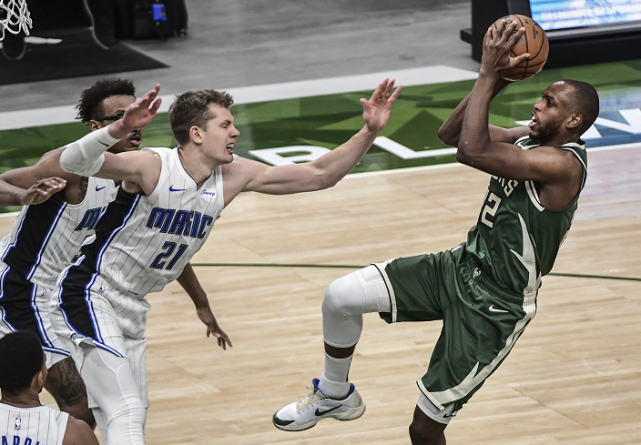 上海队碾压魔术，字母哥高光表现