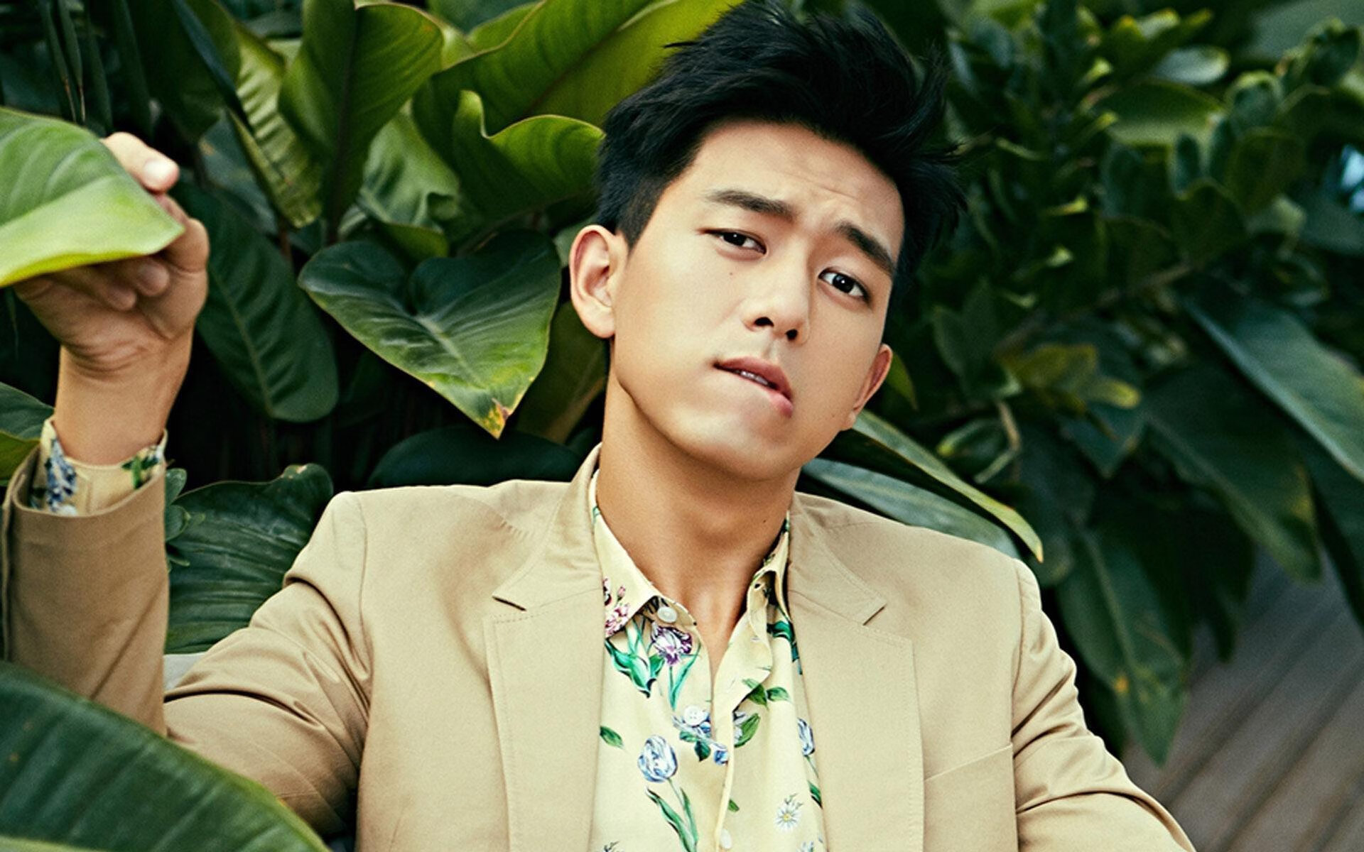 爱游戏体育-隔网相望，张本智和高光背后，心的方向是故乡