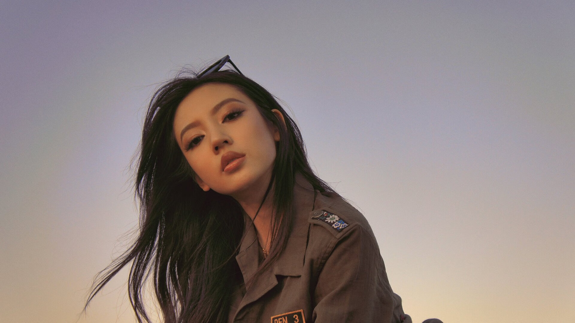 万箭齐发,老鹰扑灭热火;单骑破阵,詹姆斯撕碎防线