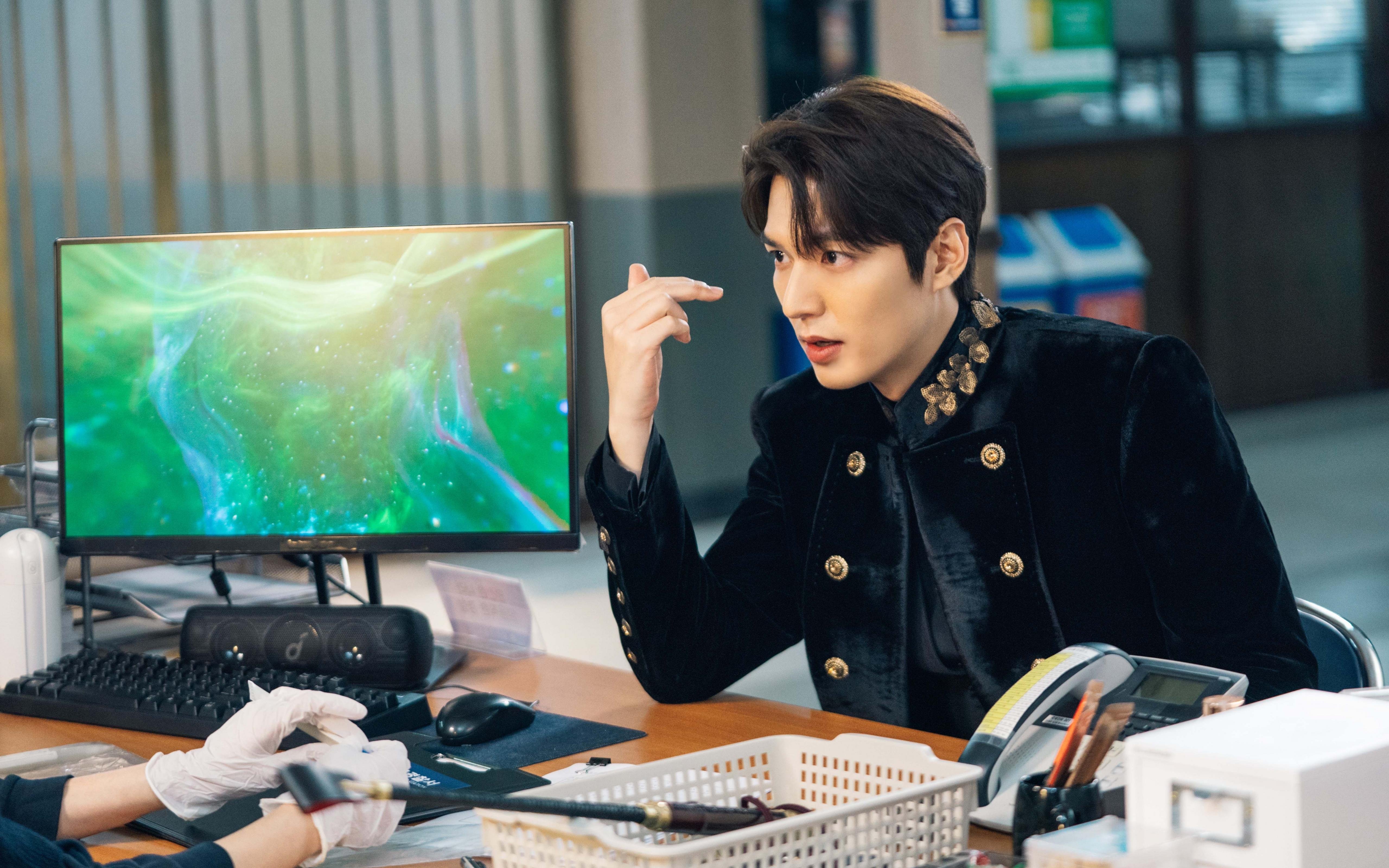 孤塔擎天！奥斯梅恩一剑斩破皇家社会铁幕，扛着那不勒斯逆风前行