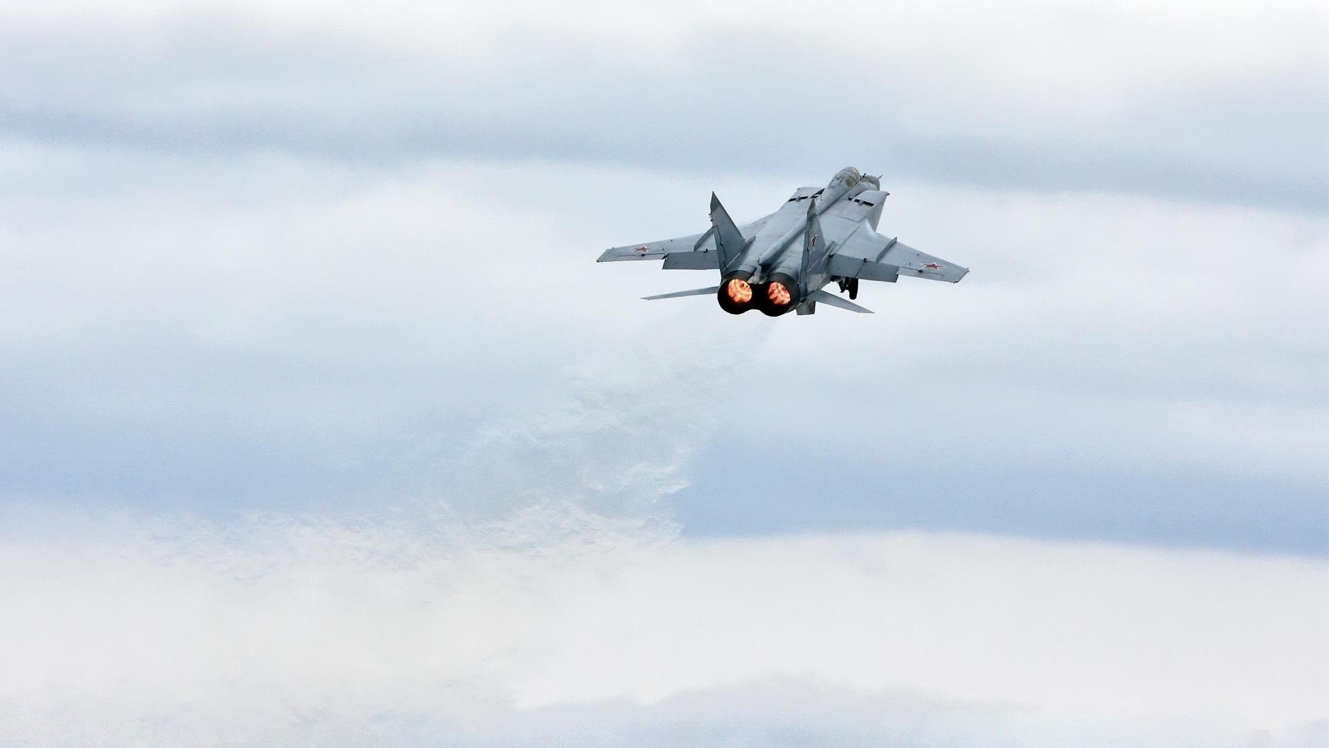 太阳炽热火力全面压制火箭，范弗利特关键先生表现独木难支